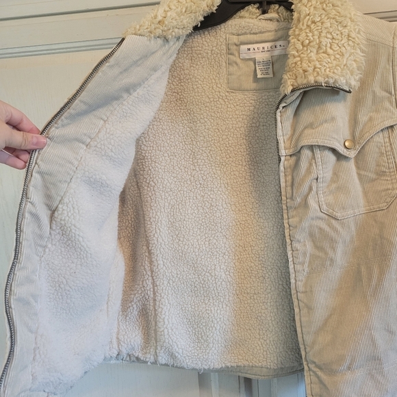 Vintage Maurices Cream Corduroy Vest With Sherpa Lining And Collar - Picture 2 of 6